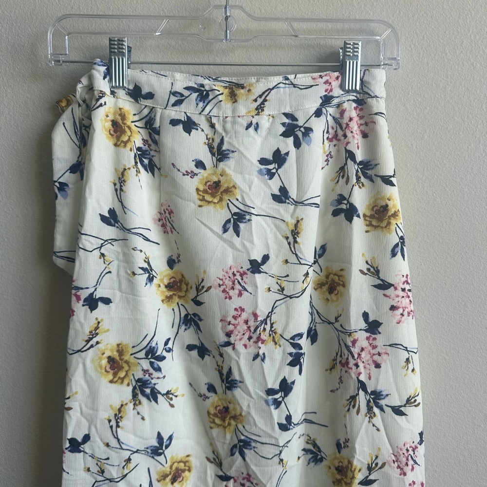 Maxi wrap skirt - size small - floral print - Picture 3 of 5
